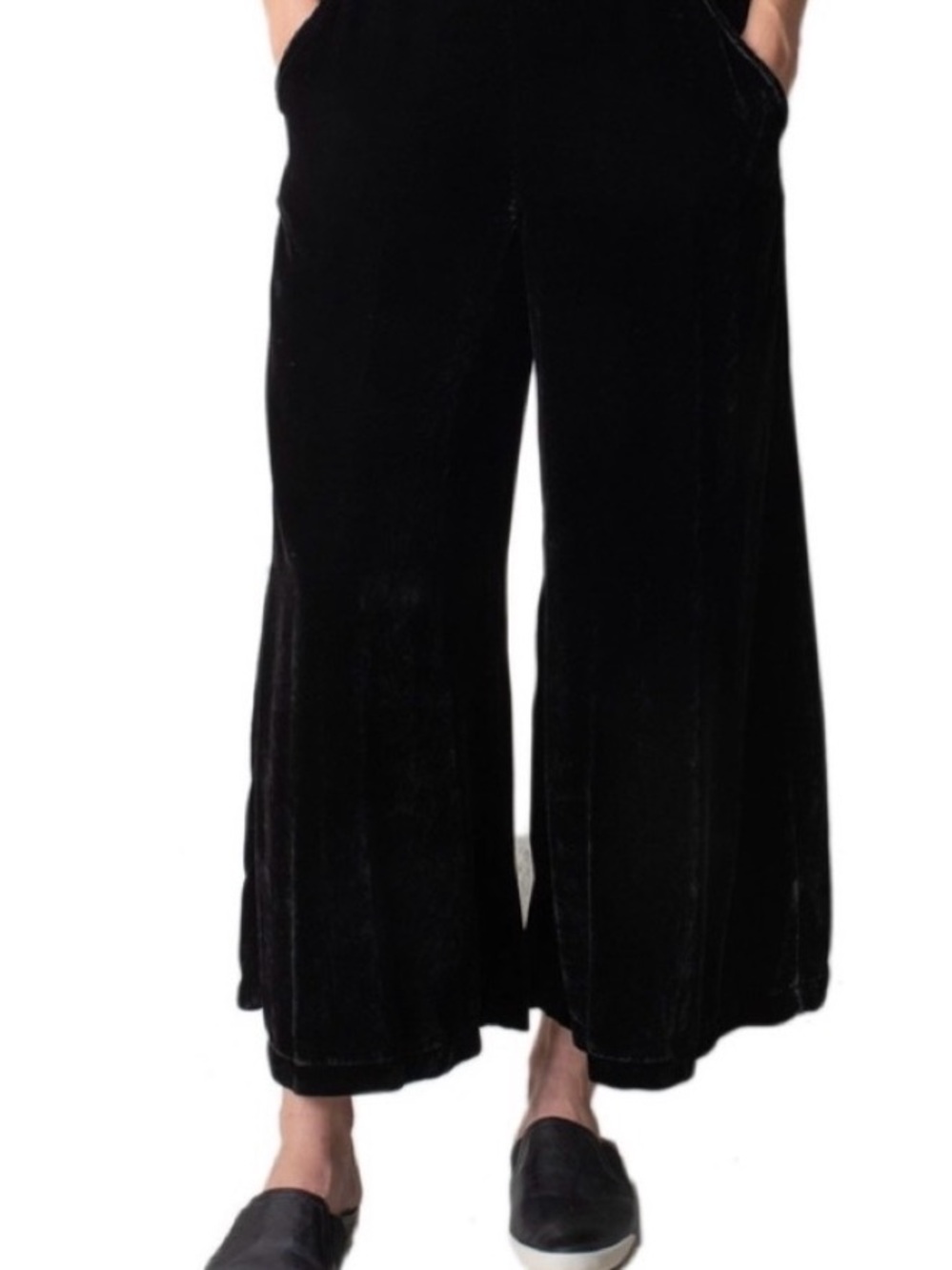 CP Shades. NWT Black velvet ‘Wendy’ pant. Made in the USA. Size XS.